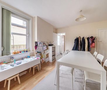 3 bedroom semi-detached house to rent - Photo 4