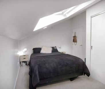$575 for Central Wellington furnished apartment with a carpark - Photo 4