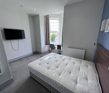 3 bedroom apartment to rent - Photo 3