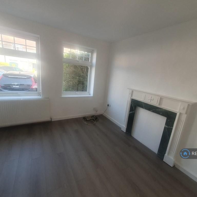 2 bedroom semi-detached house to rent - Photo 1