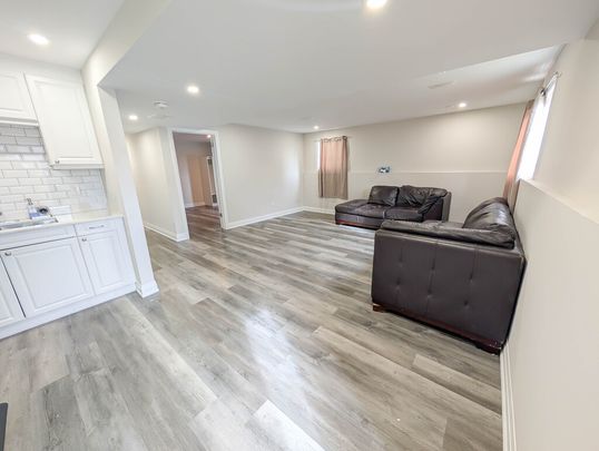 Spacious 2 Bedroom Lower Unit In Welland! - Photo 1