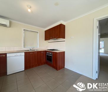 Modern 3 Bedroom Townhouse in Werribee - Photo 6