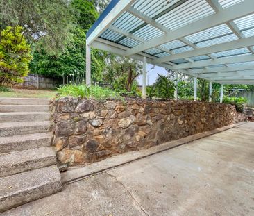 Charming Home in Palmwoods with Solar & Lawn Maintenance Included! - Photo 2