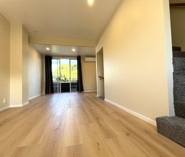 Freshly Updated 2 Bedrooms Townhouse in East Tamaki - Photo 2