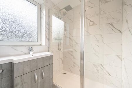 2 bedroom semi-detached house to rent - Photo 4