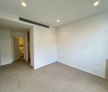 Luxurious 3 bedrooms Living in Camperdown's Heart - Photo 6