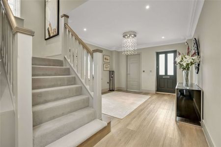 Three bedroom semi detached home set over three floors within 22 acres of woodland. - Photo 2