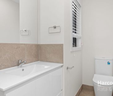 Modern 2-Bedroom Unit in Lalor - Photo 1