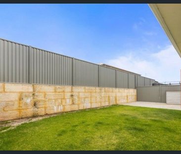 Tick all the boxes for perfect family living - Photo 5