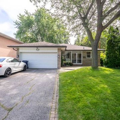 Amazaing spaciouse walk out bungalow in Willowdale! - Photo 3