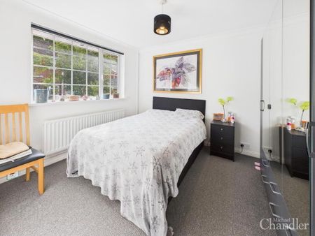 21b Dundonald Heights, Dundonald, Belfast, BT16 1XL - Photo 5