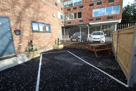 47a Church Road, Ashford,TW15 - Photo 2