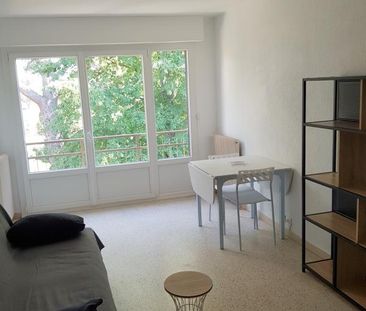 F1 28.35 m², balcon. Cuisine indépendante équipée. - Photo 2