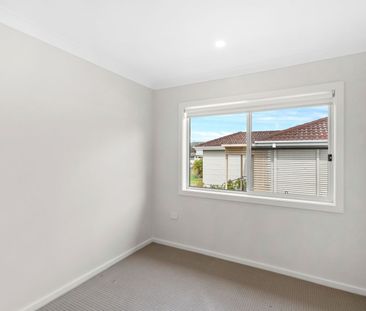 Modern, Move-In Ready Home in the Heart of Kanahooka! - Photo 4