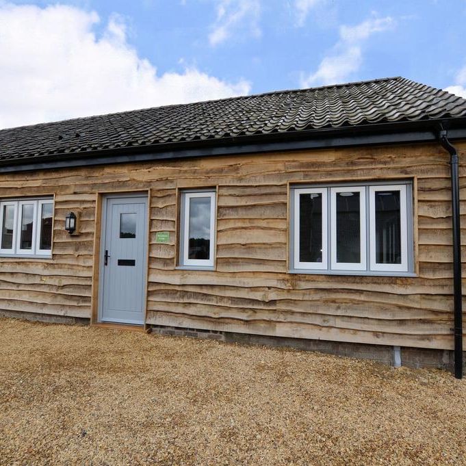 2 bedroom barn conversion to rent - Photo 1
