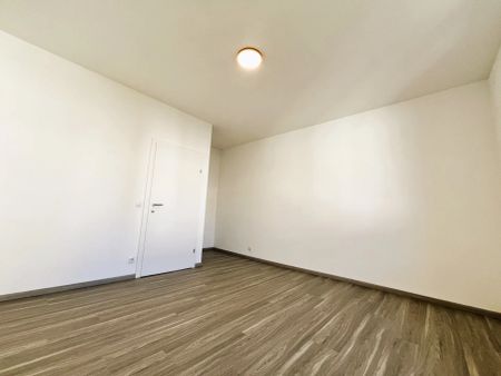 PERFEKT für 3er-WG: Neu sanierte, wunderschöne 3-Zimmer-Wohnung mit großem Balkon und eigenem Garten ab sofort zu mieten! - Foto 2