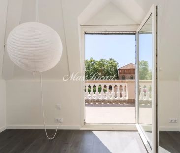 Elegante villa reformada con jardín privado en la zona alta de Sarr... - Photo 4