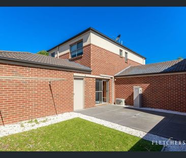 Three Bedroom Townhouse in Prime Location - Photo 6