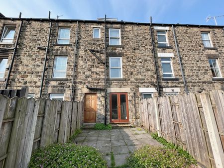 2 bedroom terraced house to rent - Photo 2