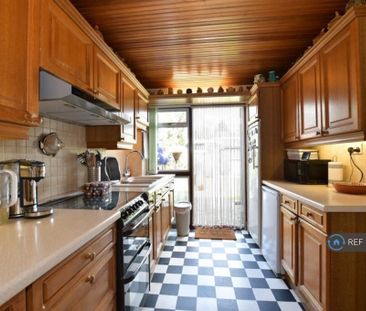 3 bedroom terraced house to rent - Photo 2