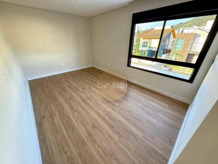 Casa Com 3 Suítes Próximo a Praia - Foto 2