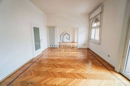 Appartamento piazza Domenicani 1, Centro, Bolzano - Photo 2