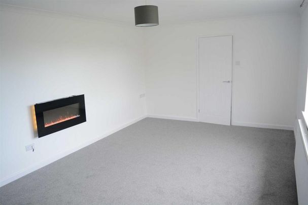 3 bedroom detached bungalow to rent - Photo 1
