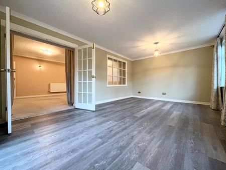 5 bedroom detached house to rent - Photo 4