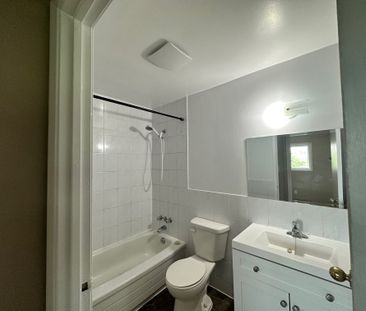 For Lease - 1 Lowndes Avenue Unit# 12, Georgina, Ontario - Photo 2