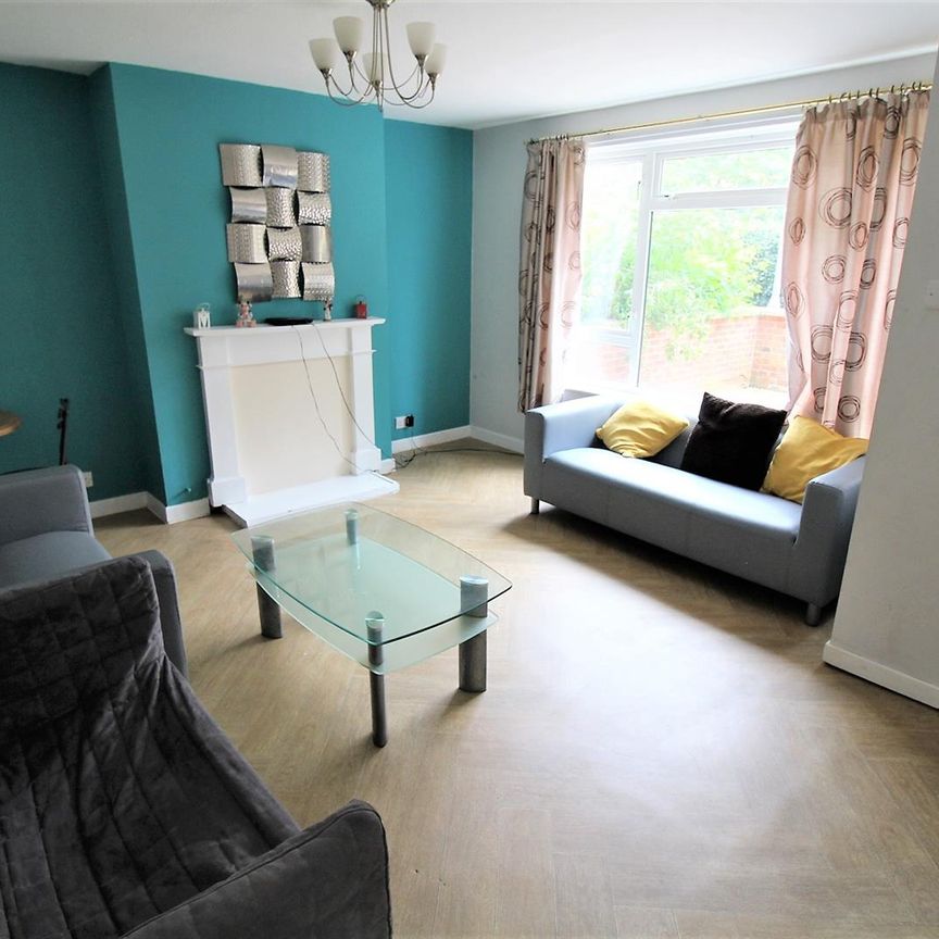 House - Terraced For Rent Blossom Square, Portsmouth - Photo 1