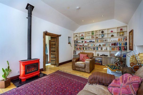 4 bedroom detached house to rent - Photo 1