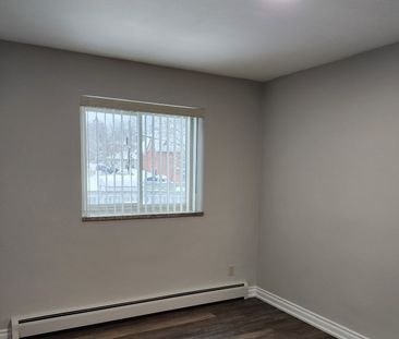 29 Queen Street, Barrie - Photo 6