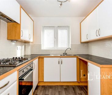 4 bedroom detached house to rent - Photo 6