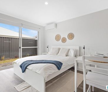 MODERN LOCKABLE ROOM WITH PRIVATE ENSUITE AND KITCHENETTE AVAIL. MO... - Photo 3