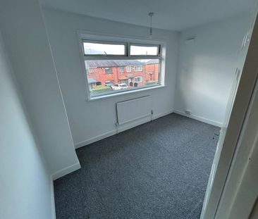 3 Bed Semi-Detached House, Surbiton Road, M40 - Photo 5