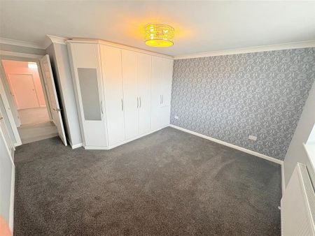 4 bedroom detached house to rent - Photo 4