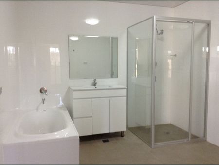 2 Bedroom Apartment On Level 1 Facing North - Photo 4