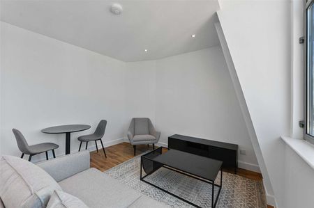 A newly refurbished one bedroom apartment in a convenient City location - Photo 4