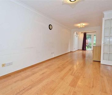 De Lara Way, Woking, Surrey, GU21 - Photo 2