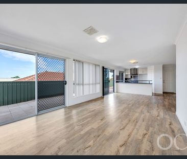 Open the Door to Coastal Calm - Photo 2