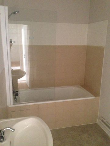 Location Appartement 4 pièces 77m² LYON 7ème - Photo 5