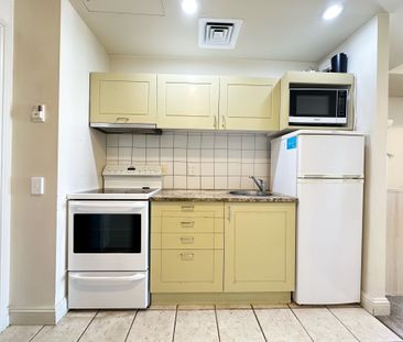 Spacious Bedroom in CBD - Photo 4