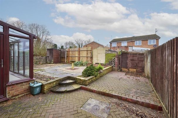 3 bedroom semi-detached house to rent - Photo 1