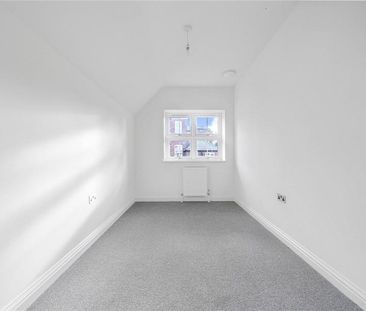 3 bedroom end of terrace house to rent - Photo 4