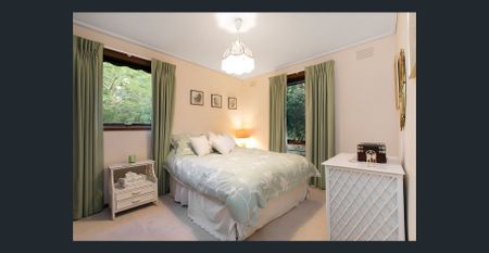 Fabulous Family Living – Three bedroom plus study home within Mount Waverley Secondary College - Photo 4