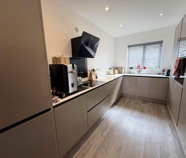 4 bedroom detached house to rent - Photo 5