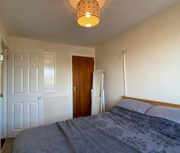 Roughmoor Crescent, Taunton, Somerset - Photo 3