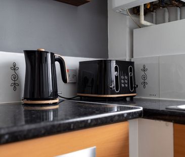 2 Bed Flat, Bursledon Road, SO19 - Photo 6