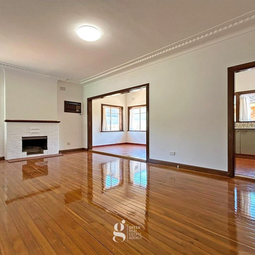 Convenient & Charming 3-Bedroom Home in Prime West Ryde Location! - Photo 1