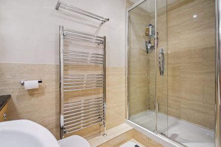 3 bedroom apartment to rent - Photo 2